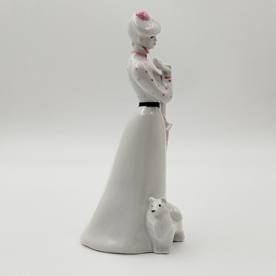 Статуэтка «Дама с собачкой», скульптор А.Д. Бржезицкая