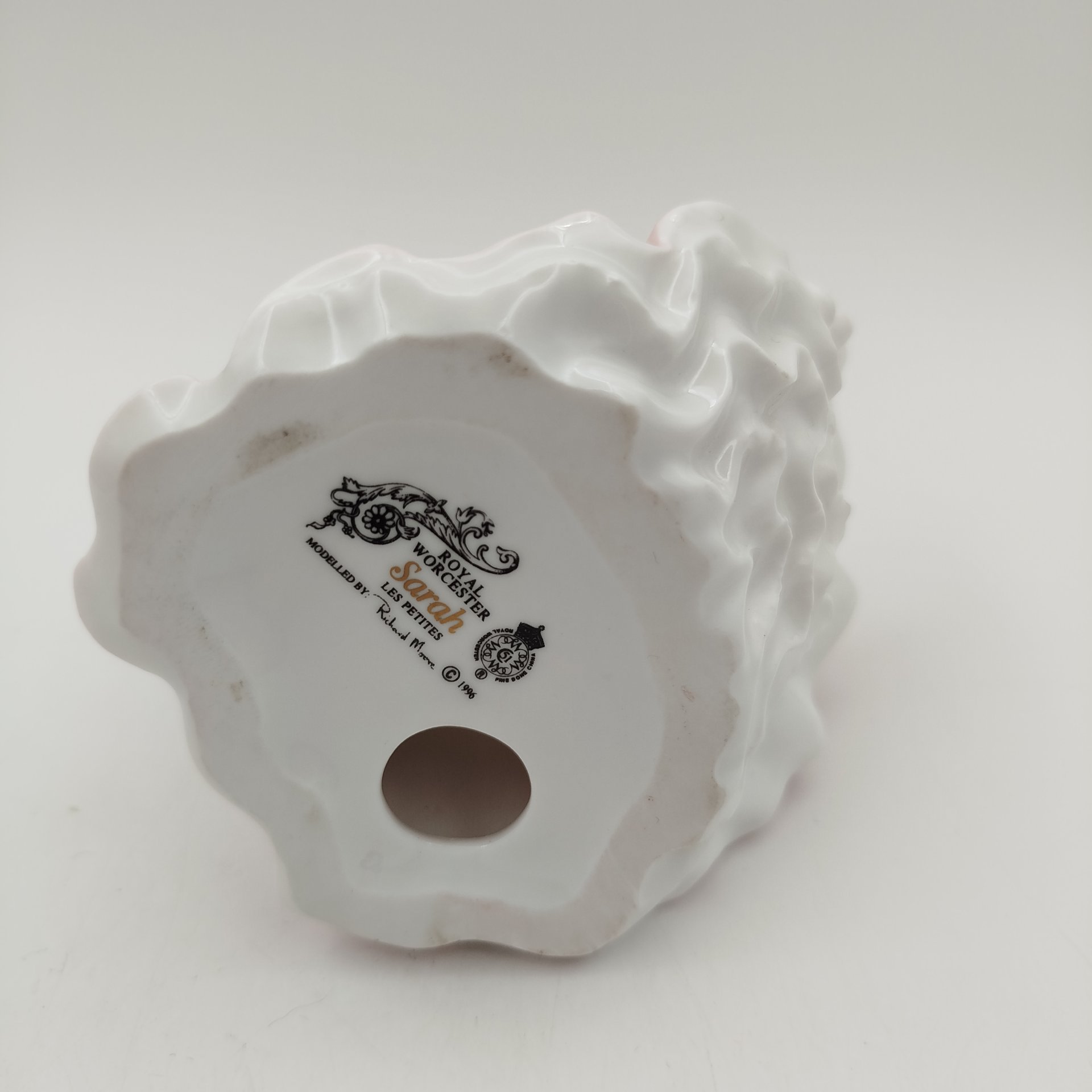 Статуэтка  "Сара" (Девушка в розовом), автор Richard Moore, фарфор, роспись, Royal Worcester, Royal Worcester