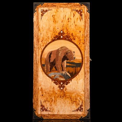 Нарды "Медведь" (Охота), дерево, карельская береза, морение, шлифовка, лак, инкрустация, перламутр, Российская Федерация, 2025 г.