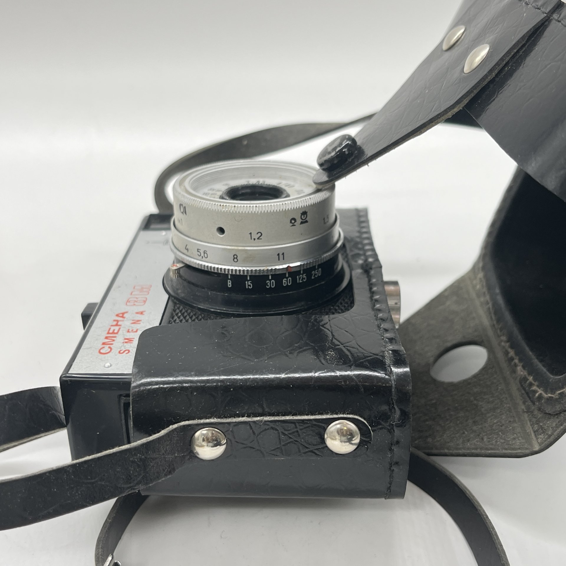 Фотоаппарат "Смена-8" в оригинальном кофре (не работает), металл, стекло, полимерный материал, кожа, ЛОМО (Ленинградское оптико-механическое объединение), СССР, 1970-1990 гг.