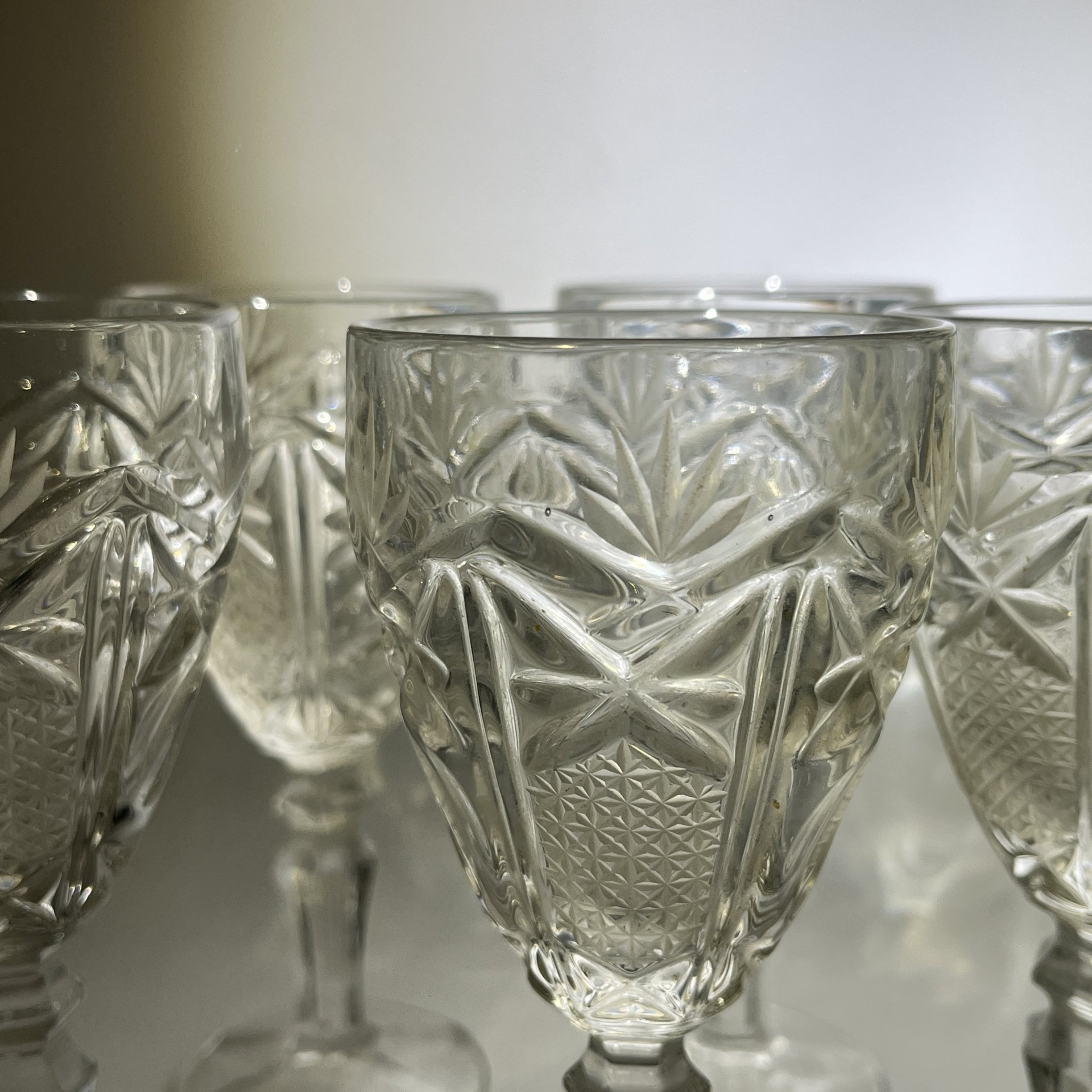 Набор из 5 бокалов с геометрическим декором, хрусталь, пресс, СССР, 1970-1990 гг.