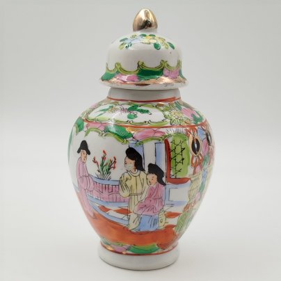 Ваза миниатюрная с крышкой "Сцена императорского двора", форма «мейпин»