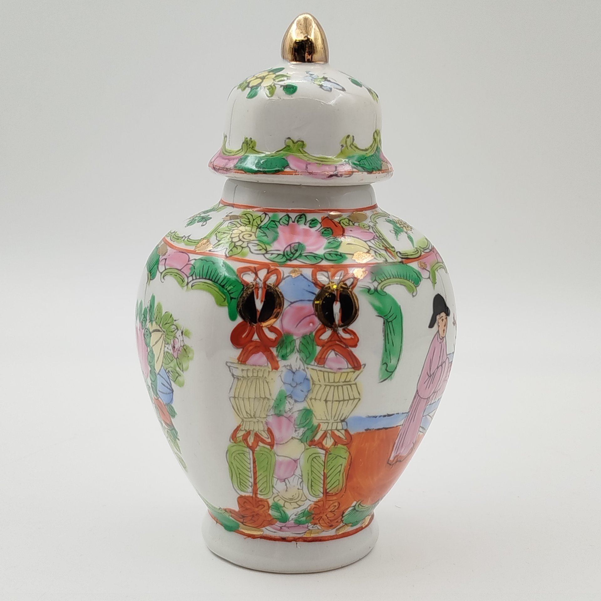 Ваза миниатюрная с крышкой "Сцена императорского двора", форма «мейпин»