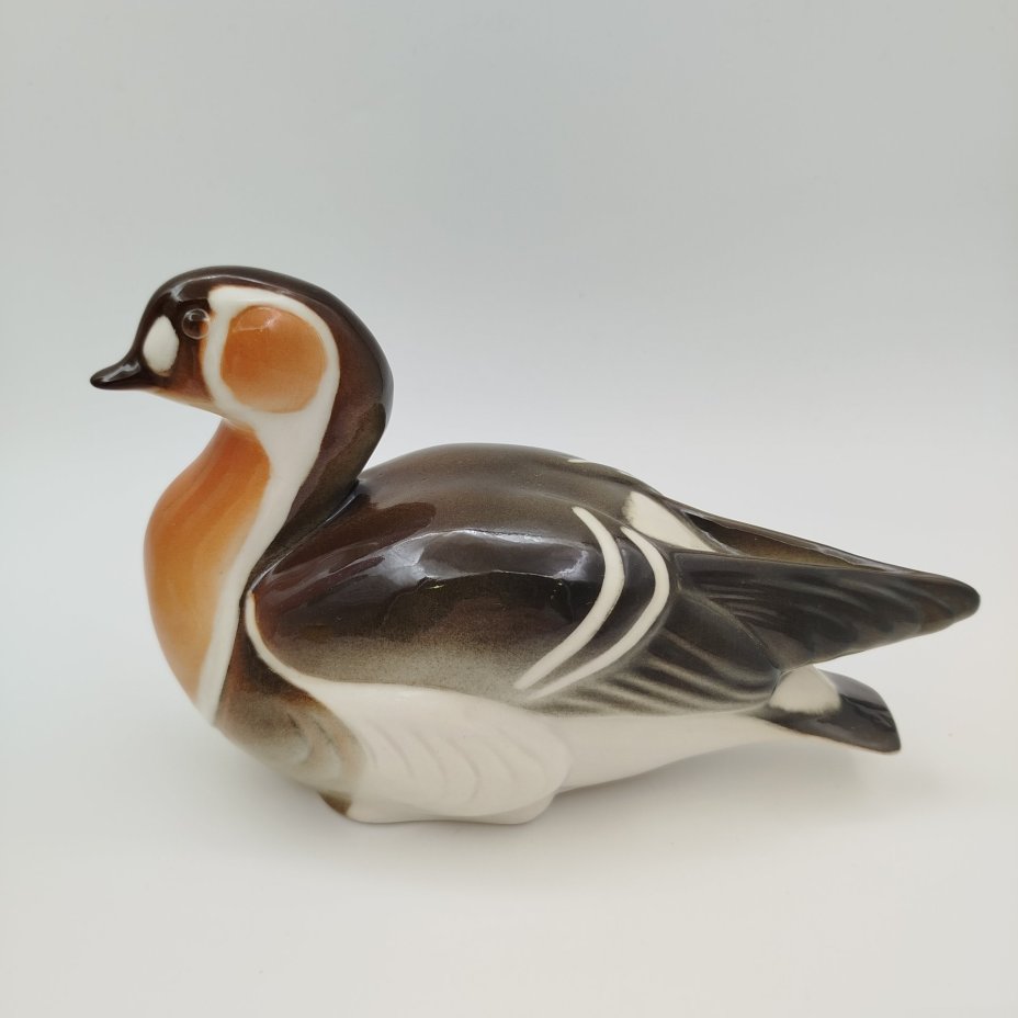 Статуэтка "Краснозобая казарка", скульптор П.П. Веселов