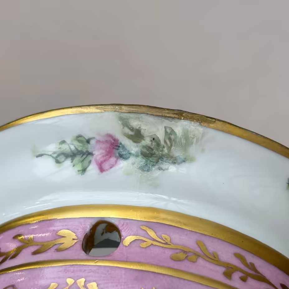 Тизаньер, украшенный цветочным декором, D.T