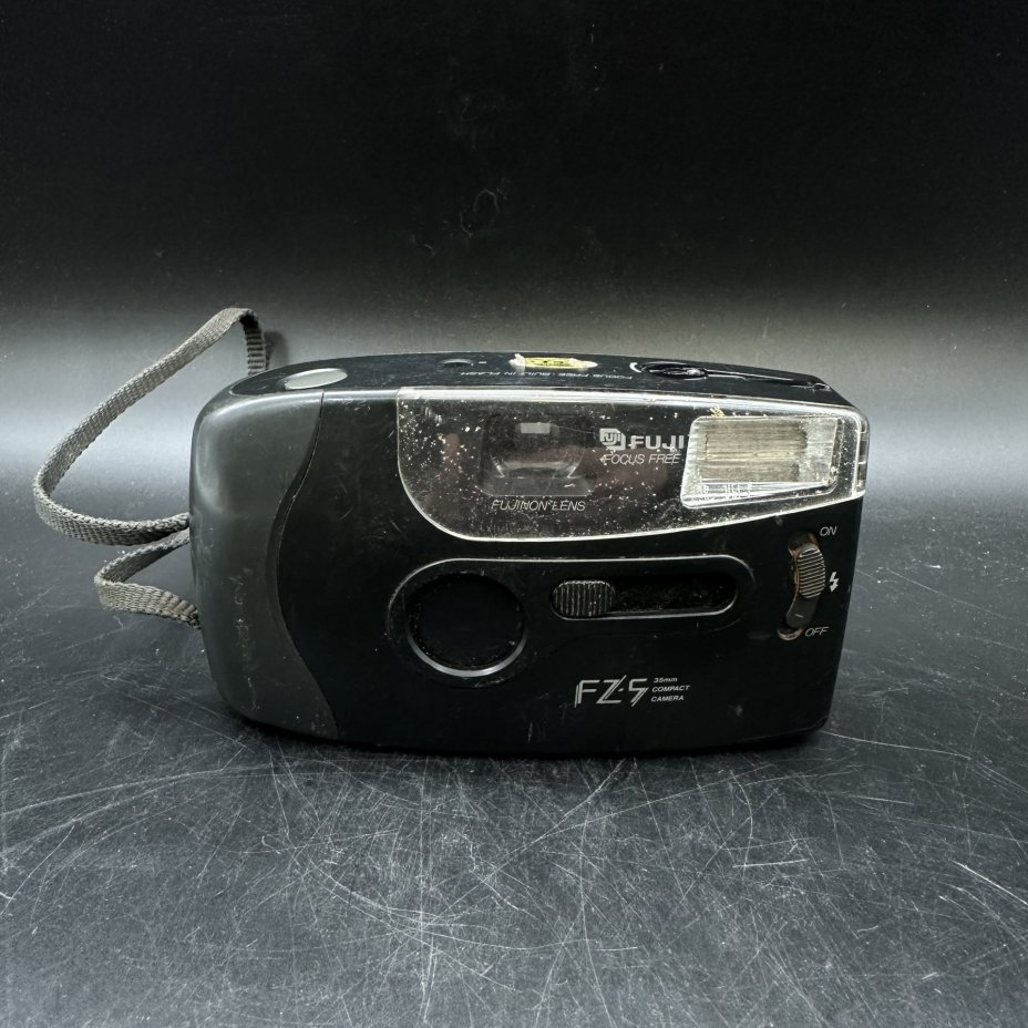 Фотоаппарат (нерабочий) "Fuji focus free", пластик, Fujifilm, Япония, 1990-2000 гг.