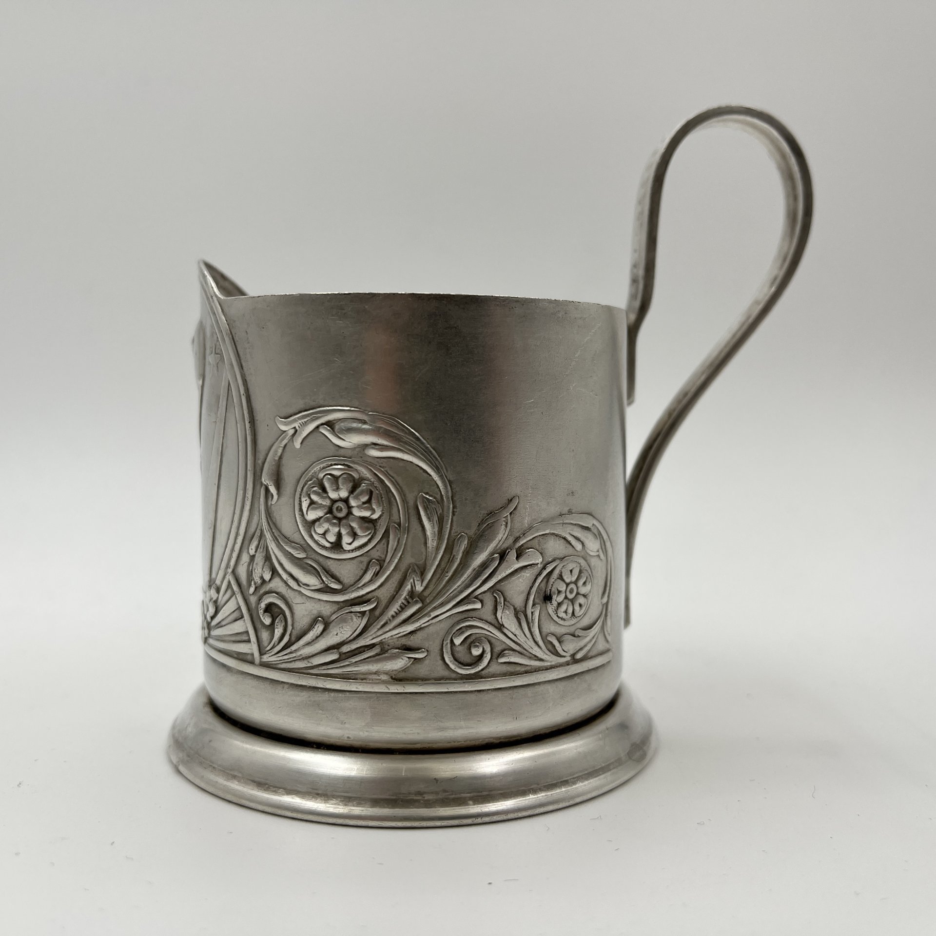 Подстаканник «Спутник», мНЦ (медь-никель-цинк), Мстерский завод художественных изделий «Ювелир», СССР, 1960-1980 гг.