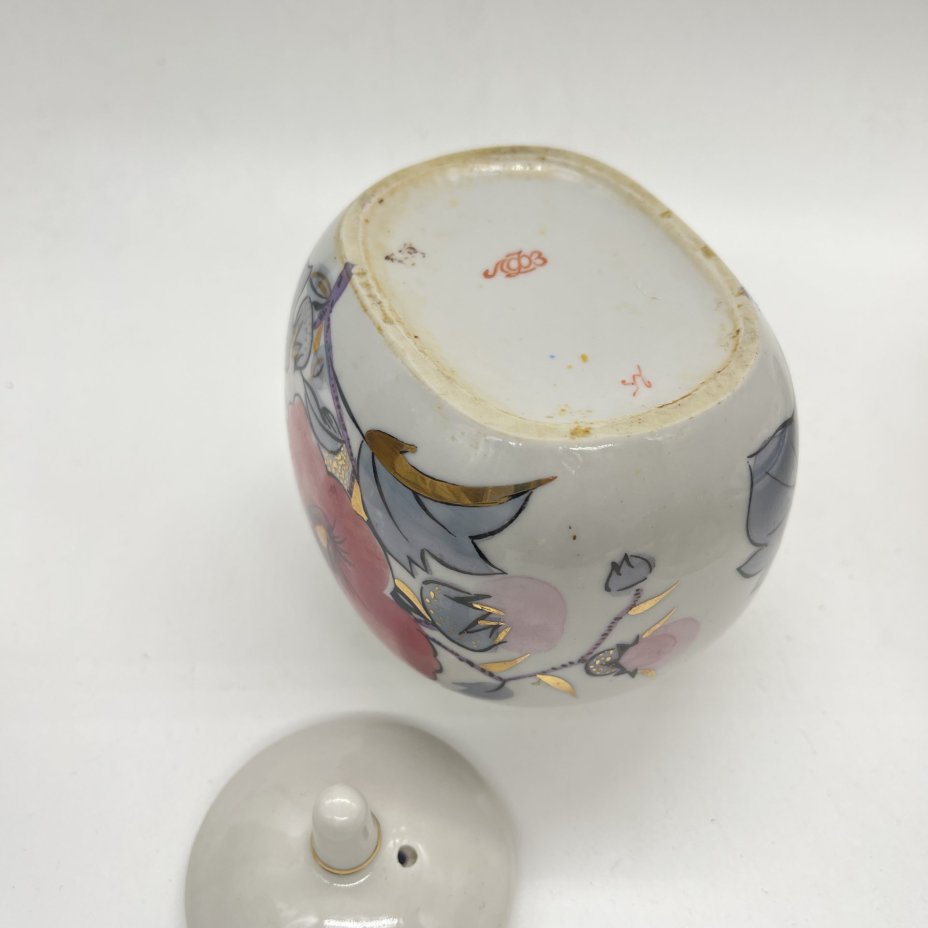 Чайница с расписным цветочным декором, фарфор, роспись, золочение, Ленинградский фарфоровый завод (ЛФЗ), СССР, 1960-1980 гг.