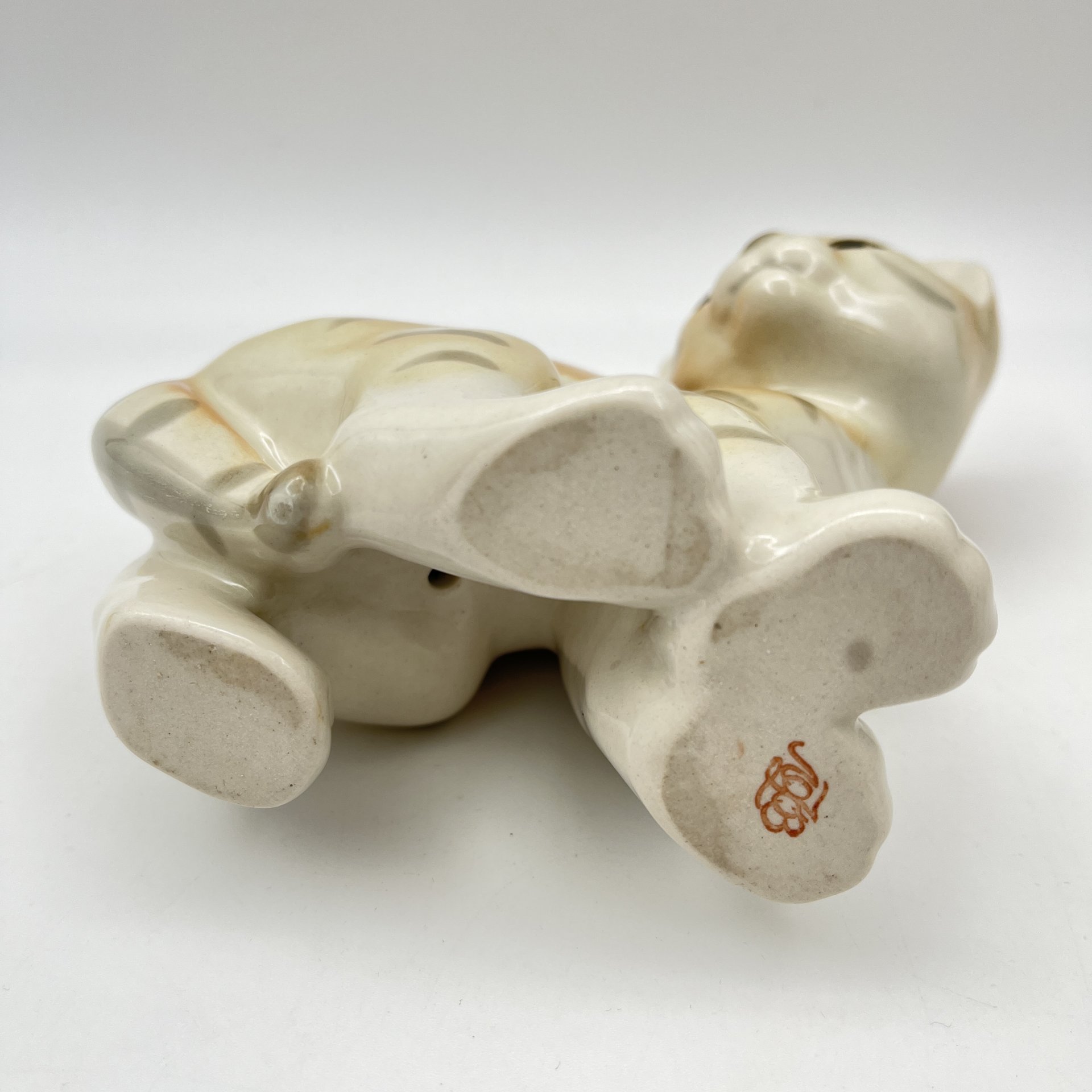 Статуэтка "Котёнок" ("Рыжий котёнок"), скульптор П.П. Веселов, художник В.М. Жбанов