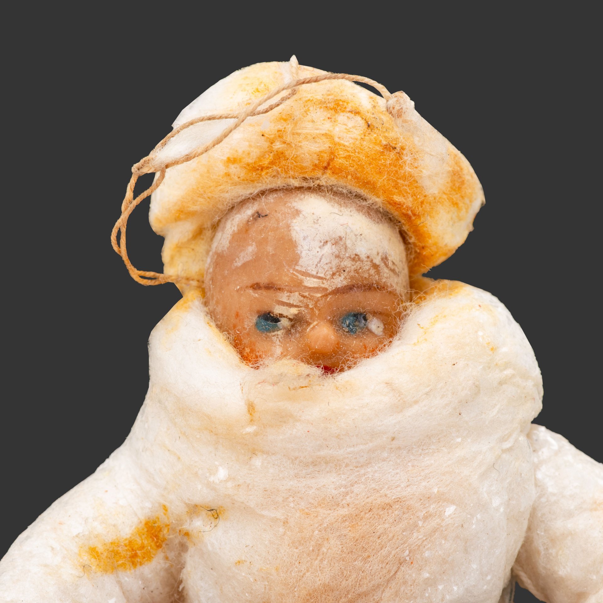 Игрушка ёлочная "Девочка в капюшоне", вата, роспись, СССР, 1937-1940 гг.