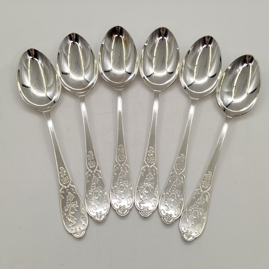 Набор из шести столовых ложек, украшенных растительным декором, мельхиор (медь-никель), Мстерская художественная фабрика  «Ювелир», СССР, 1976 г.