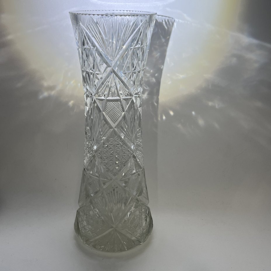 Высокая ваза с резным геометрическим декором, хрусталь, алмазная грань, СССР, 1970-1990 гг.