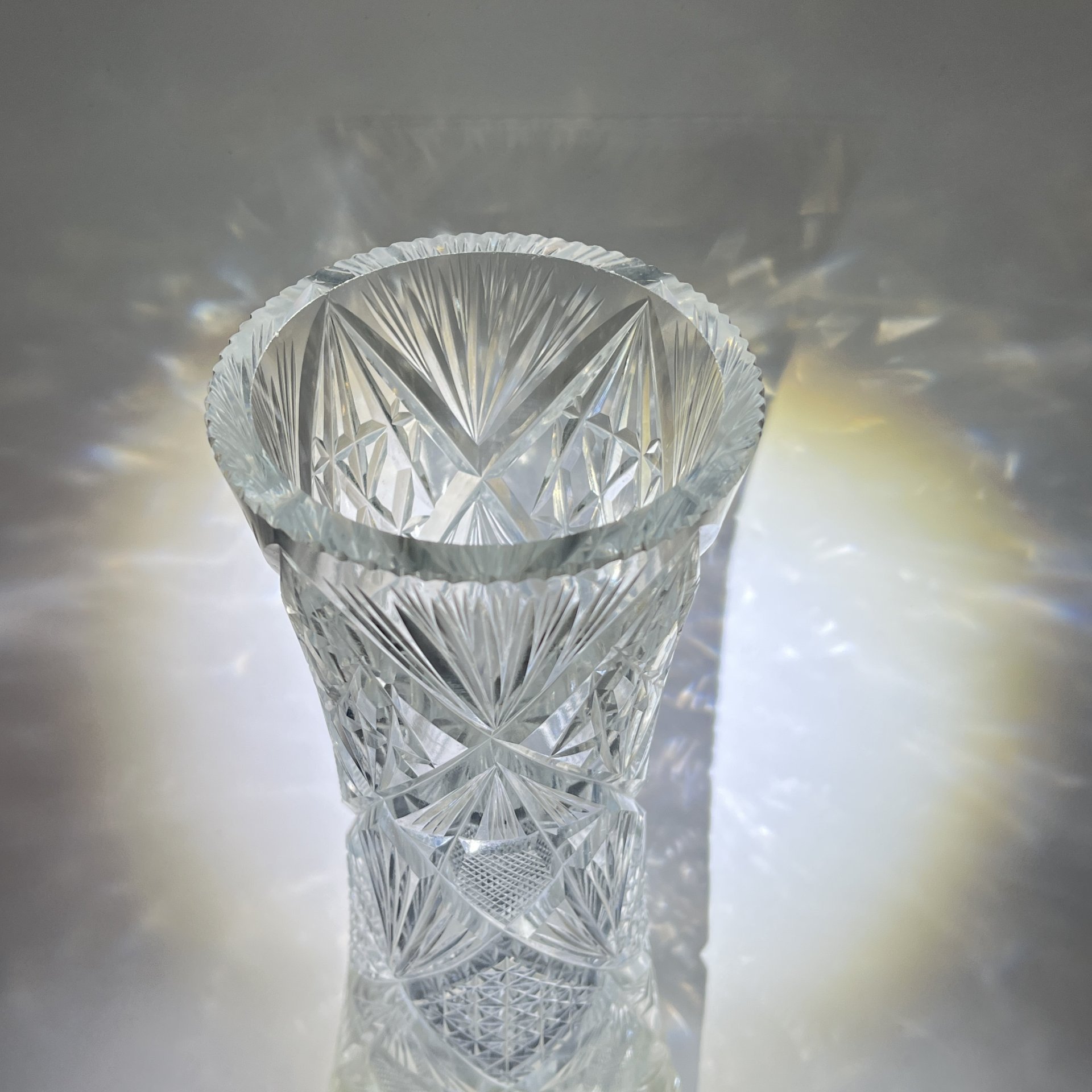 Высокая ваза с резным геометрическим декором, хрусталь, алмазная грань, СССР, 1970-1990 гг.