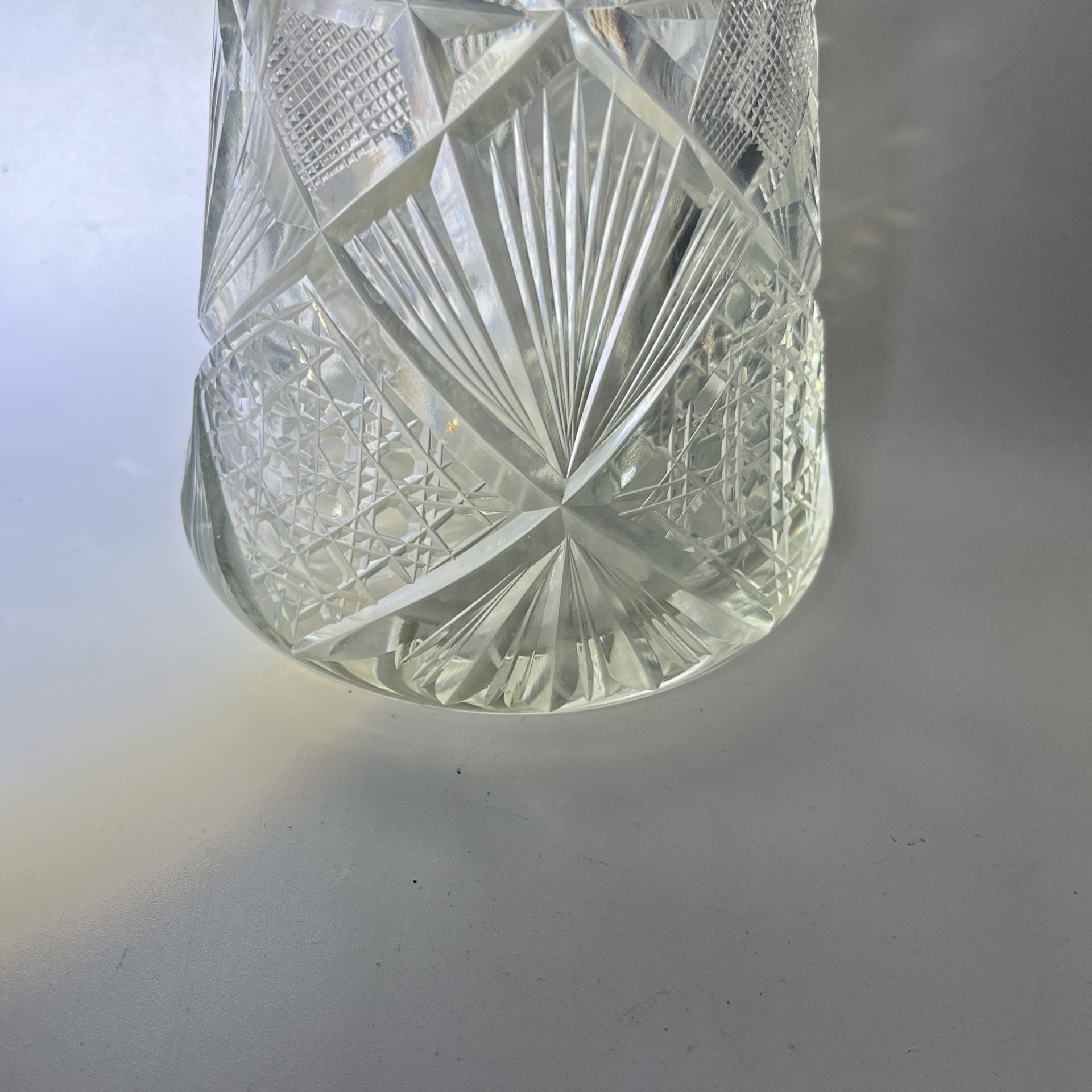 Высокая ваза с резным геометрическим декором, хрусталь, алмазная грань, СССР, 1970-1990 гг.