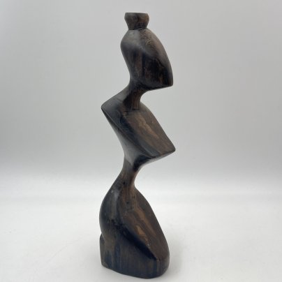 Статуэтка в виде силуэта юной красавицы