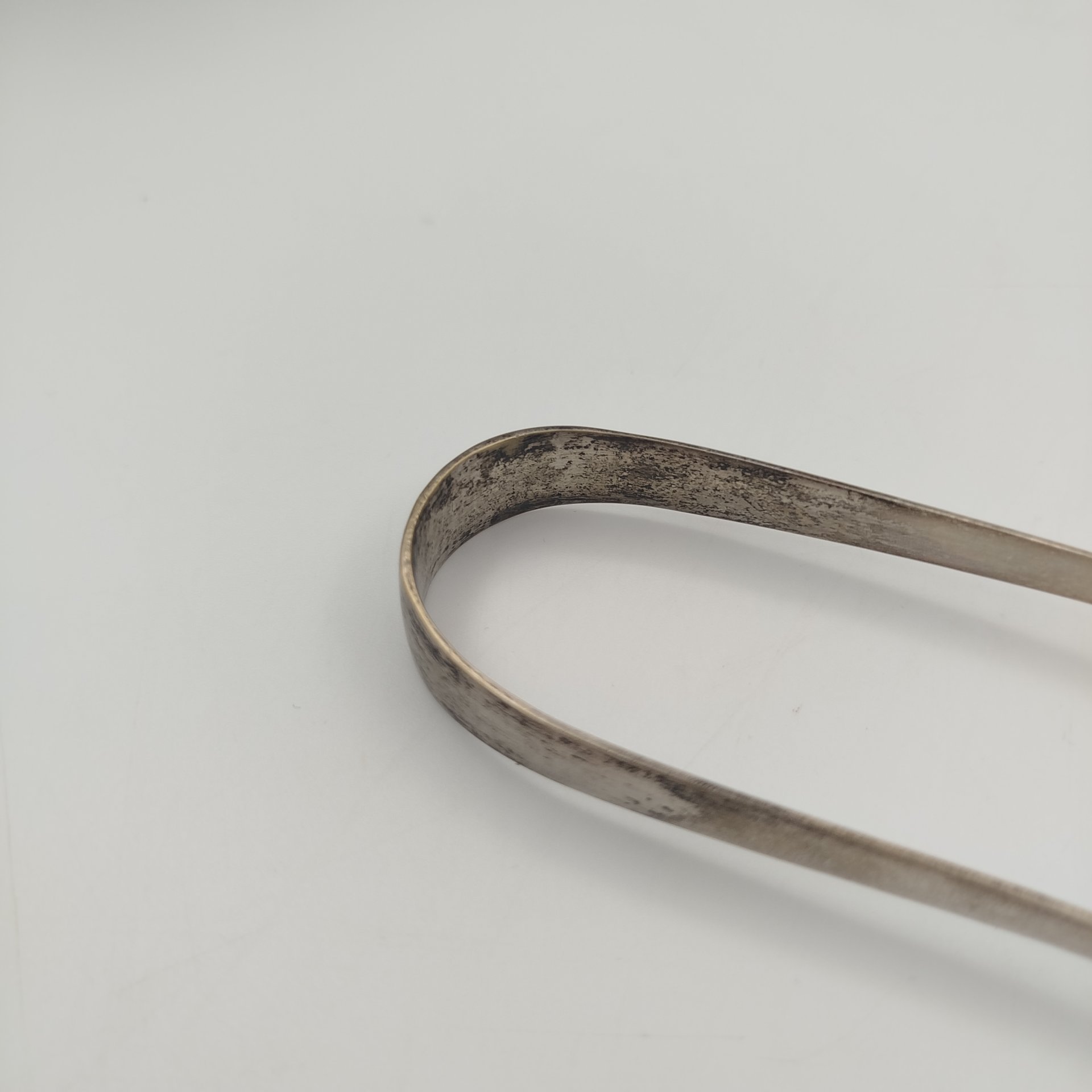 Ведерко для льда с орнаментальным декором в восточном стиле, щипцы в комплекте, латунь, серебрение, гравировка, Индия, 1970-1990 гг.