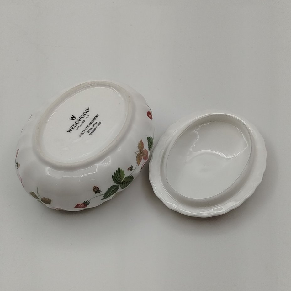 Шкатулка миниатюрная "Wild Strawberry" ("Земляника"), Wedgwood