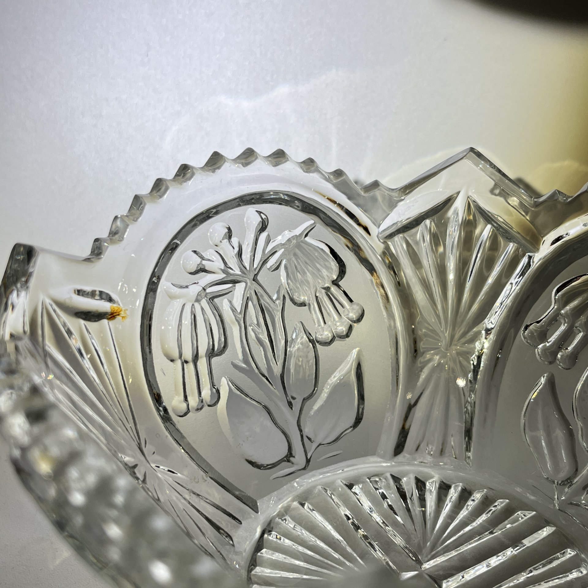 Вазочка с цветочным декором, хрусталь, СССР, 1970-1990 гг.