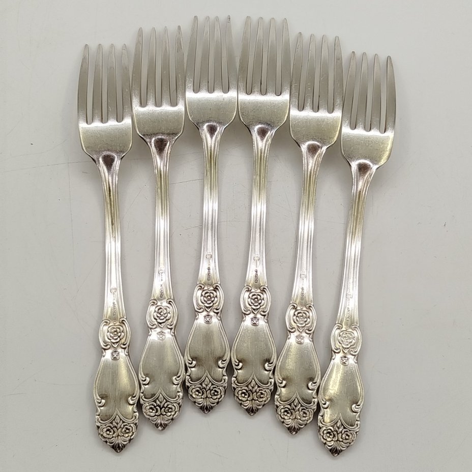 Набор из шести десертных вилок "Серебряная роза", мНЦ (медь-никель-цинк), Кольчугинский завод цветных металлов, СССР, 1970-1990 гг.