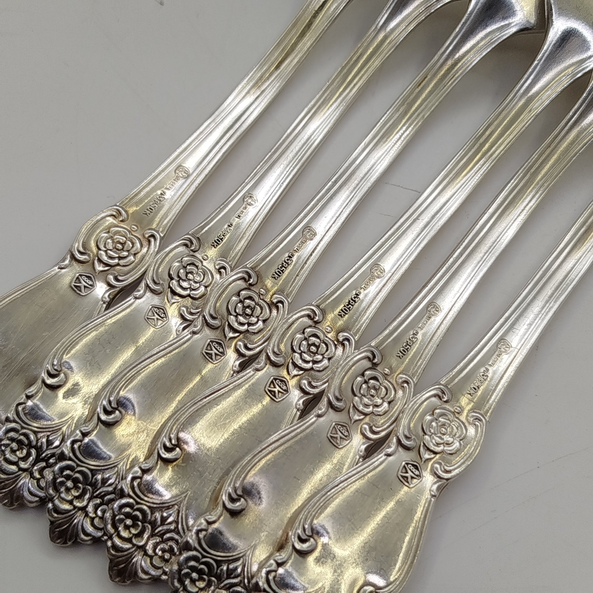 Набор из шести десертных вилок "Серебряная роза", мНЦ (медь-никель-цинк), Кольчугинский завод цветных металлов, СССР, 1970-1990 гг.