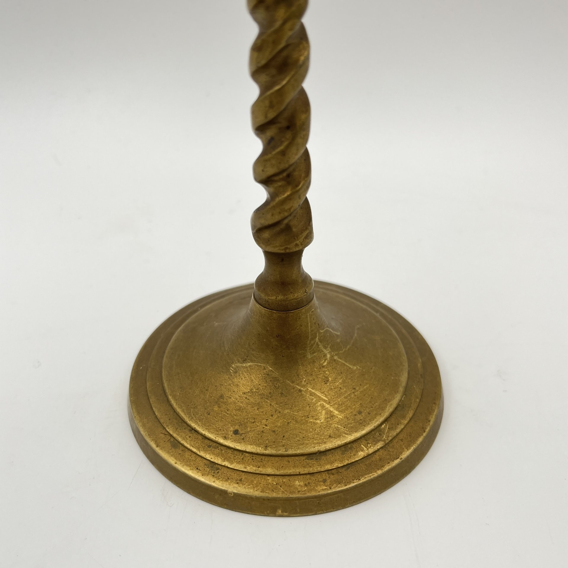 Подсвечник с витой ножкой, латунь, Индия, 1970-1990 гг.