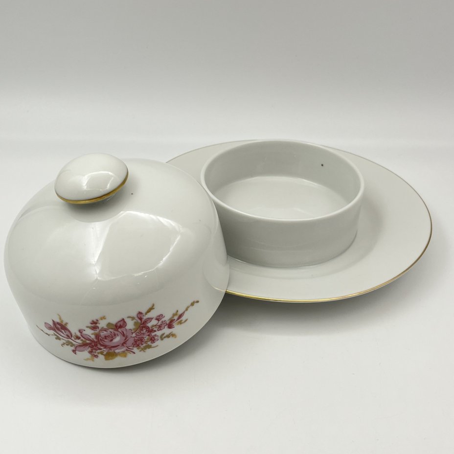 Масленка с цветочным декором, фарфор, деколь, золочение, Graf Von Henneberg Porzellan, 1777 Jlmenau, ГДР, 1977-1990 гг.
