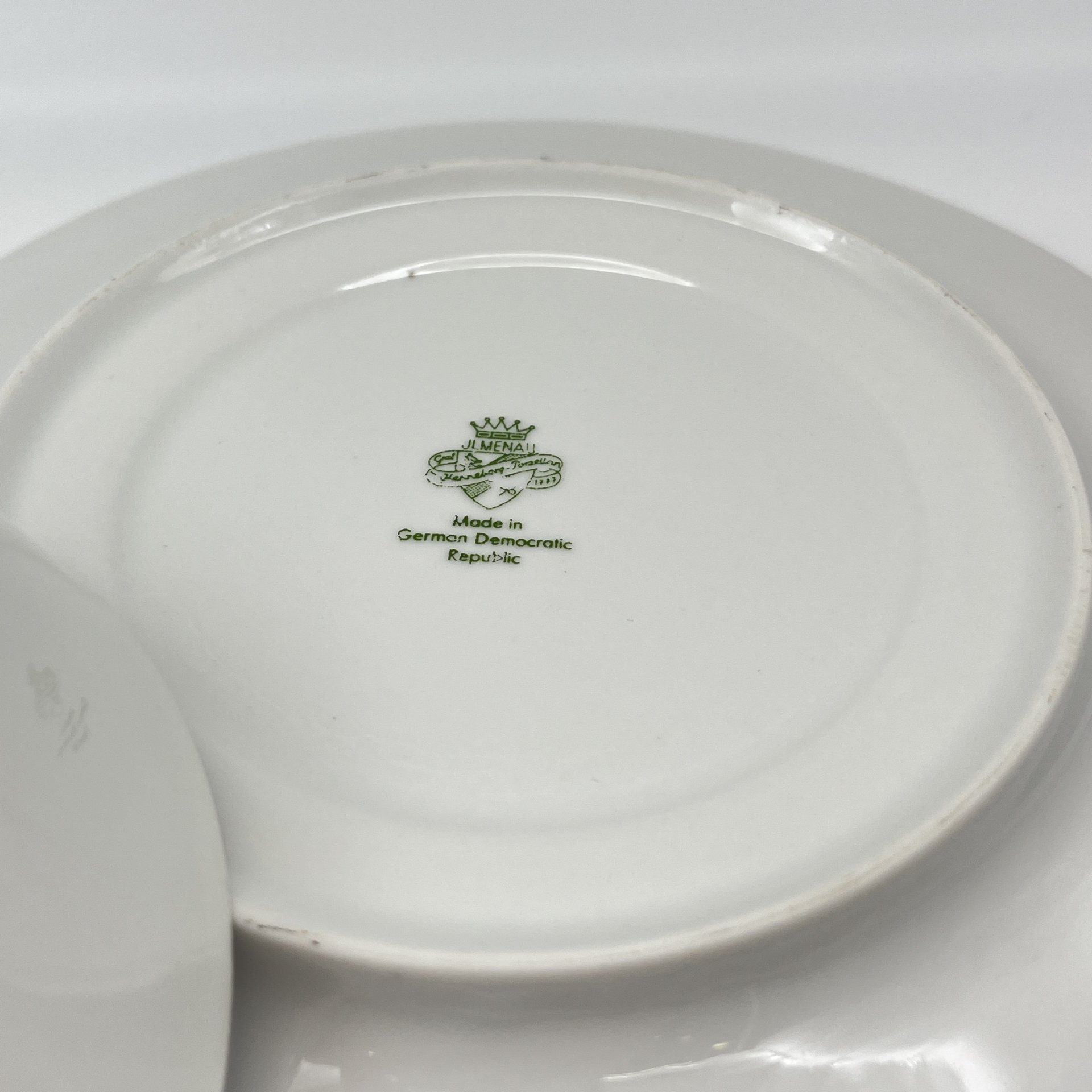 Масленка с цветочным декором, фарфор, деколь, золочение, Graf Von Henneberg Porzellan, 1777 Jlmenau, ГДР, 1977-1990 гг.