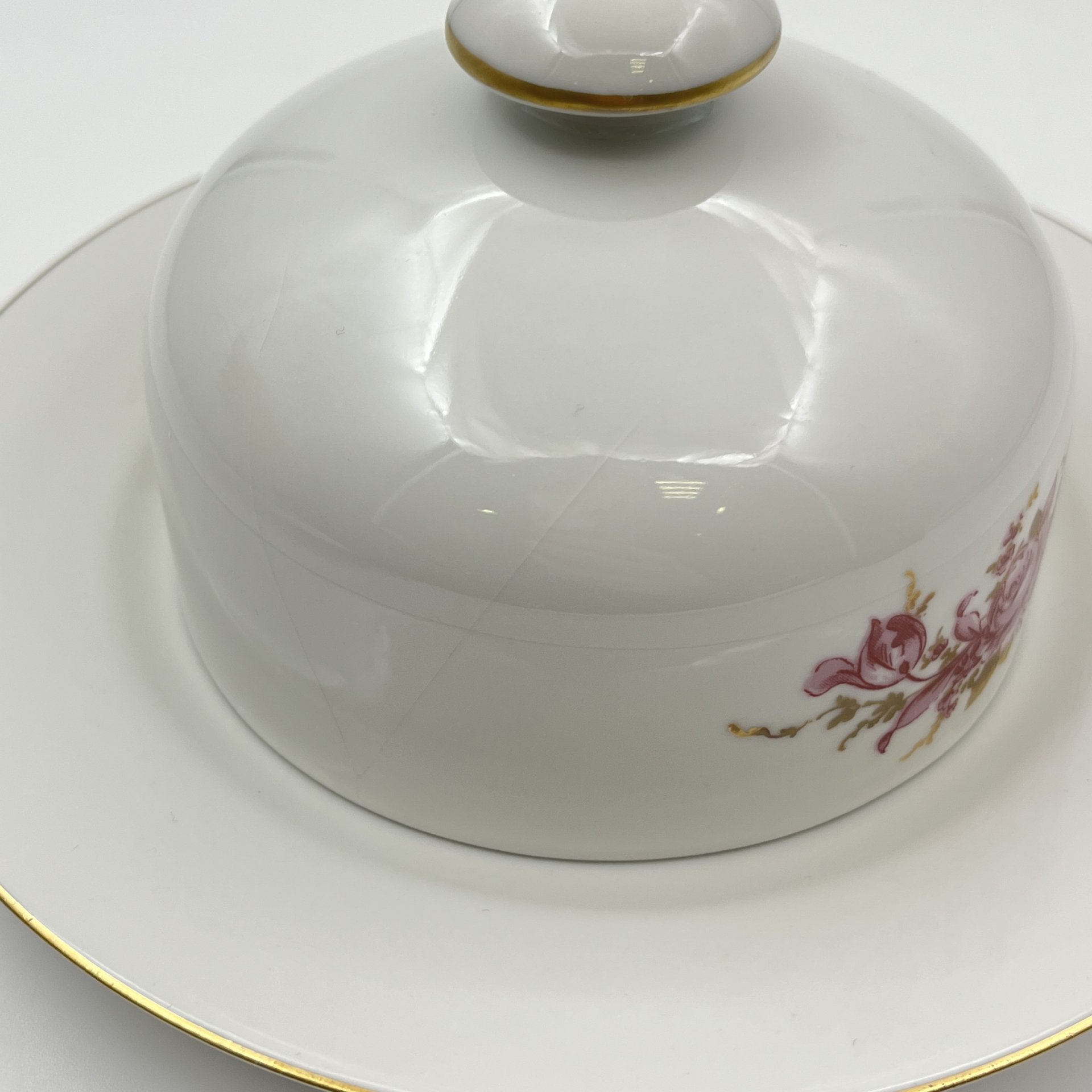 Масленка с цветочным декором, фарфор, деколь, золочение, Graf Von Henneberg Porzellan, 1777 Jlmenau, ГДР, 1977-1990 гг.