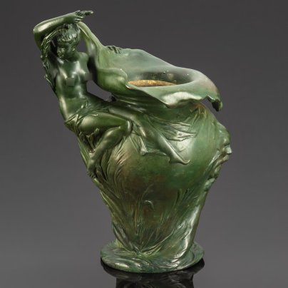 Ваза, выполненная в стиле модерн со скульптурной композицией в виде обнаженной девушки с растительным побегом, металл, патинирование, Европа, 1930-1950 гг.