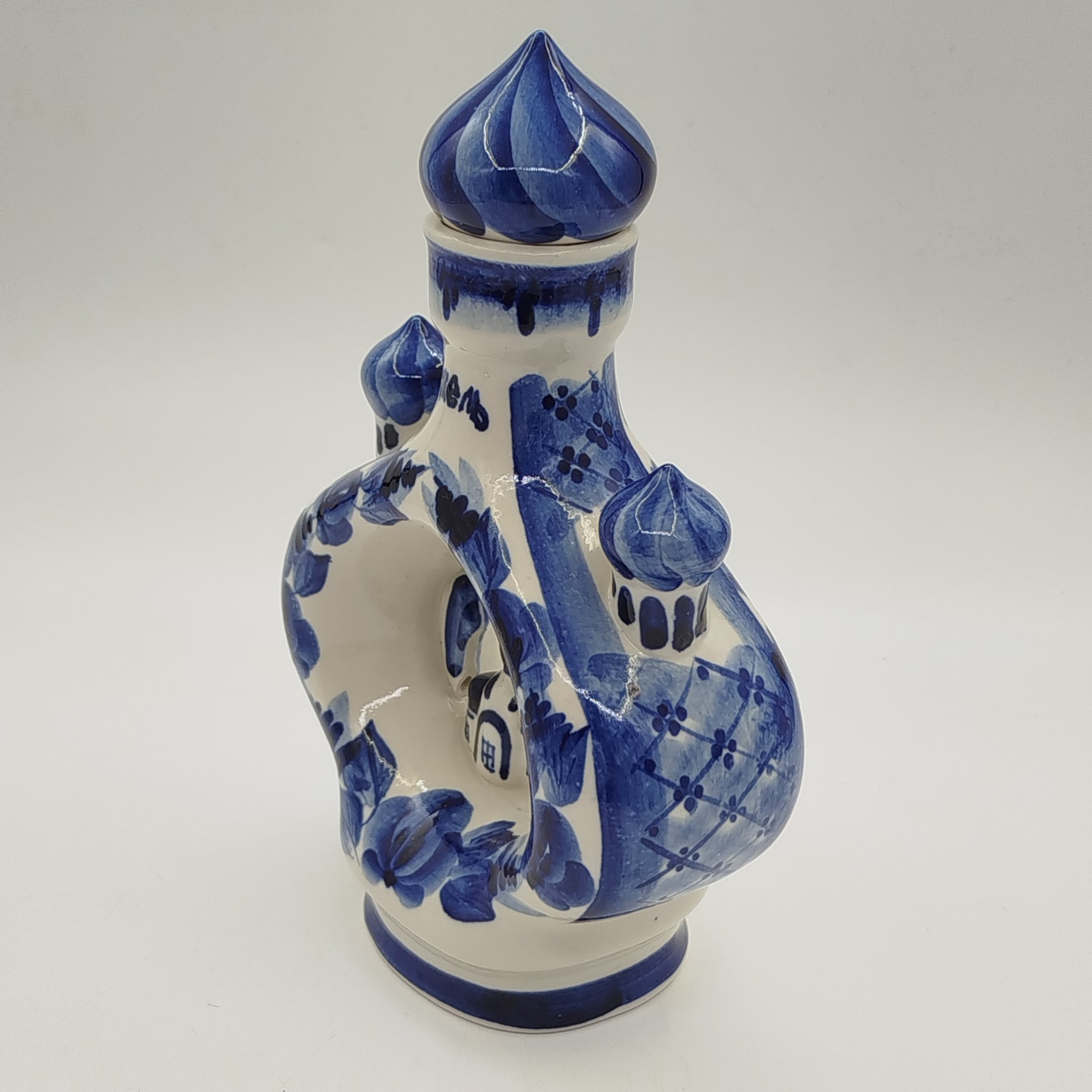 Штоф "Старый монастырь", автор А.А. Рогов, Гжель