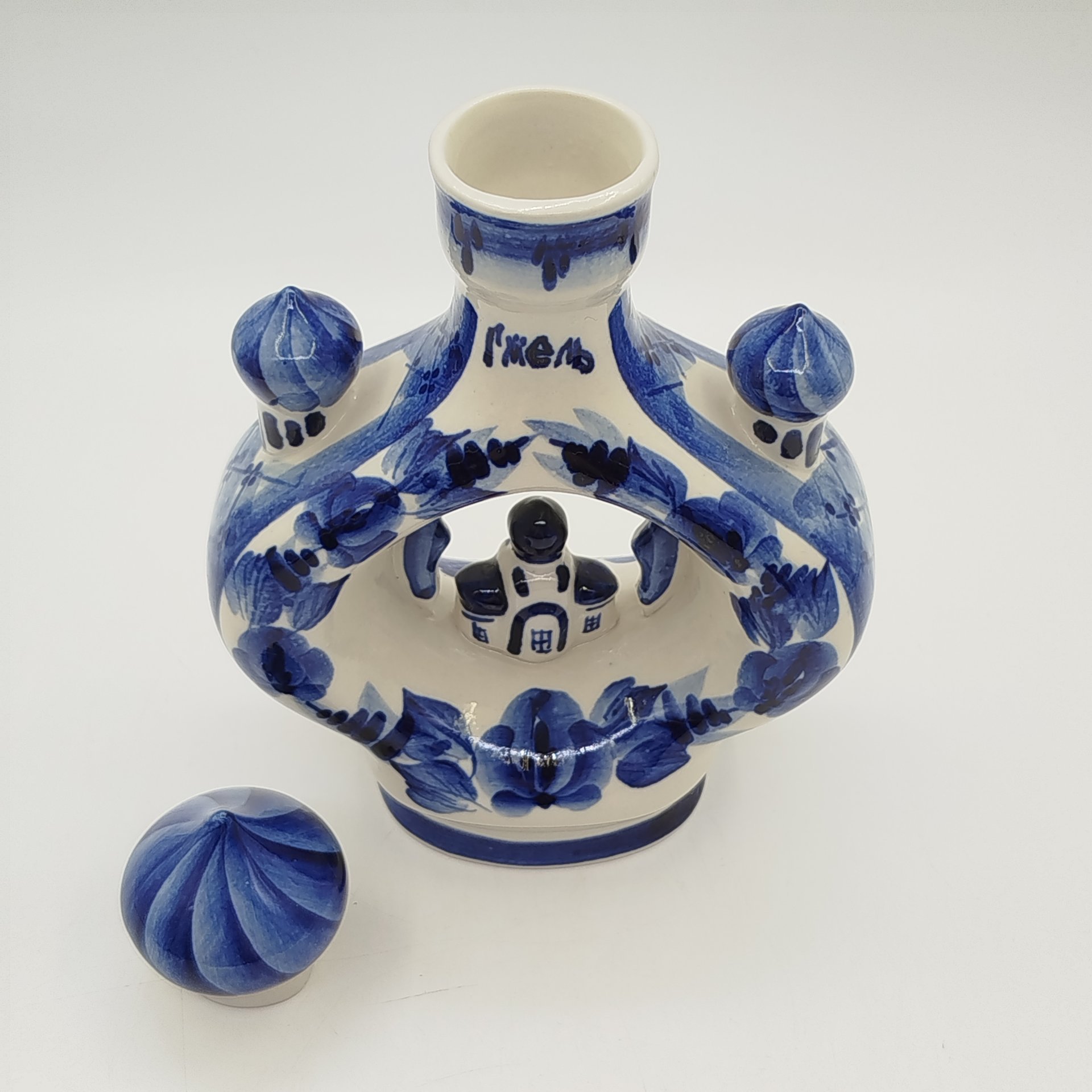 Штоф "Старый монастырь", автор А.А. Рогов, Гжель