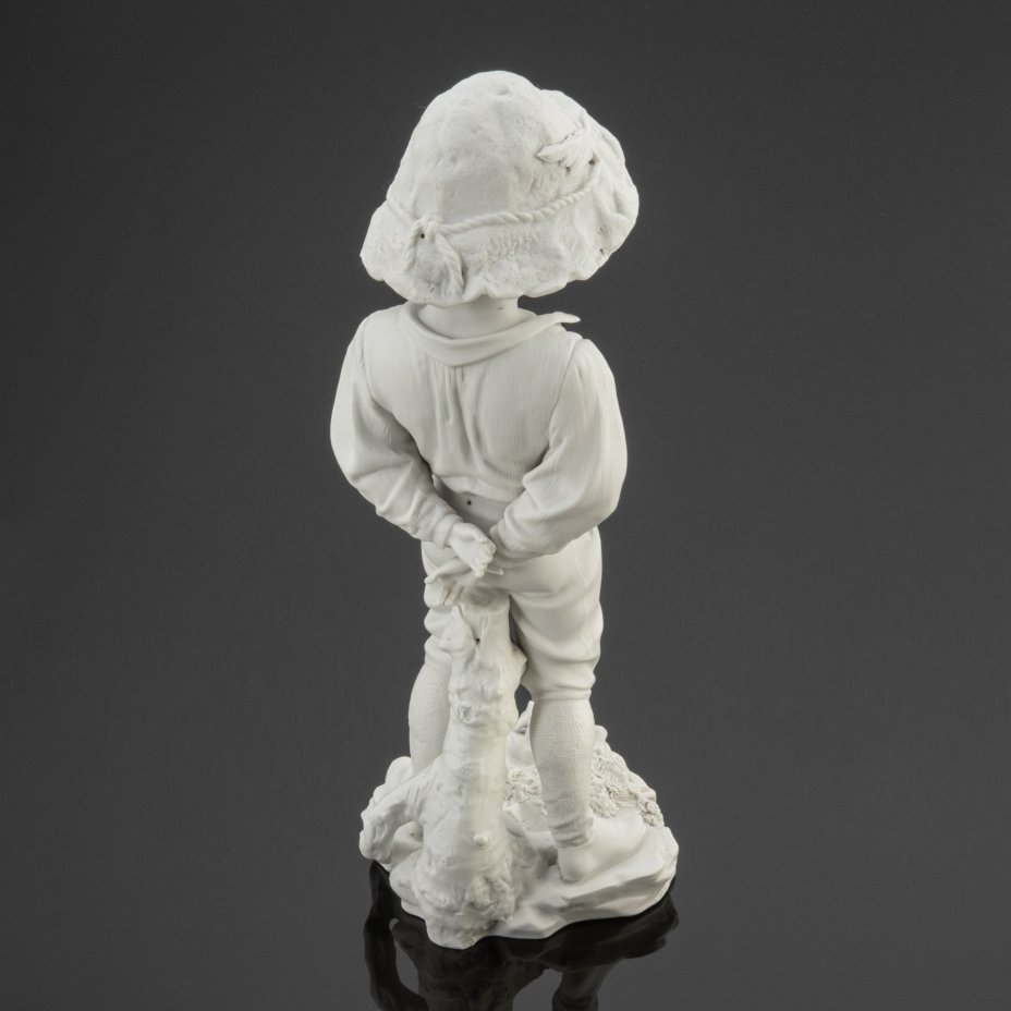 Статуэтка "Мальчик в шляпе", Volkstedt Porcelain porcelain factory - Richard Eckert & Co