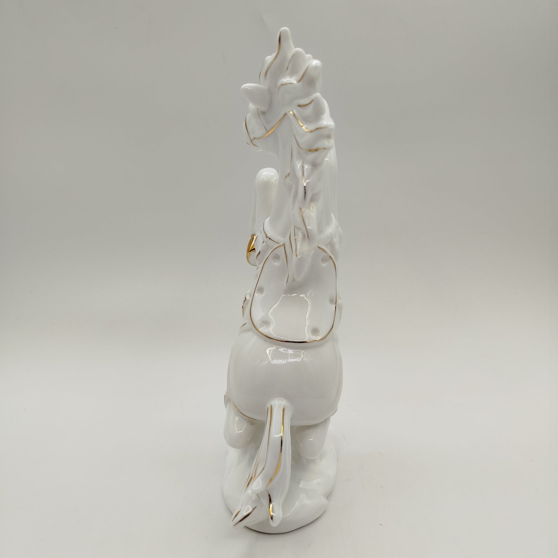Статуэтка "Конь на дыбах", фарфор, золочение, Европа, 1980-2000 гг.