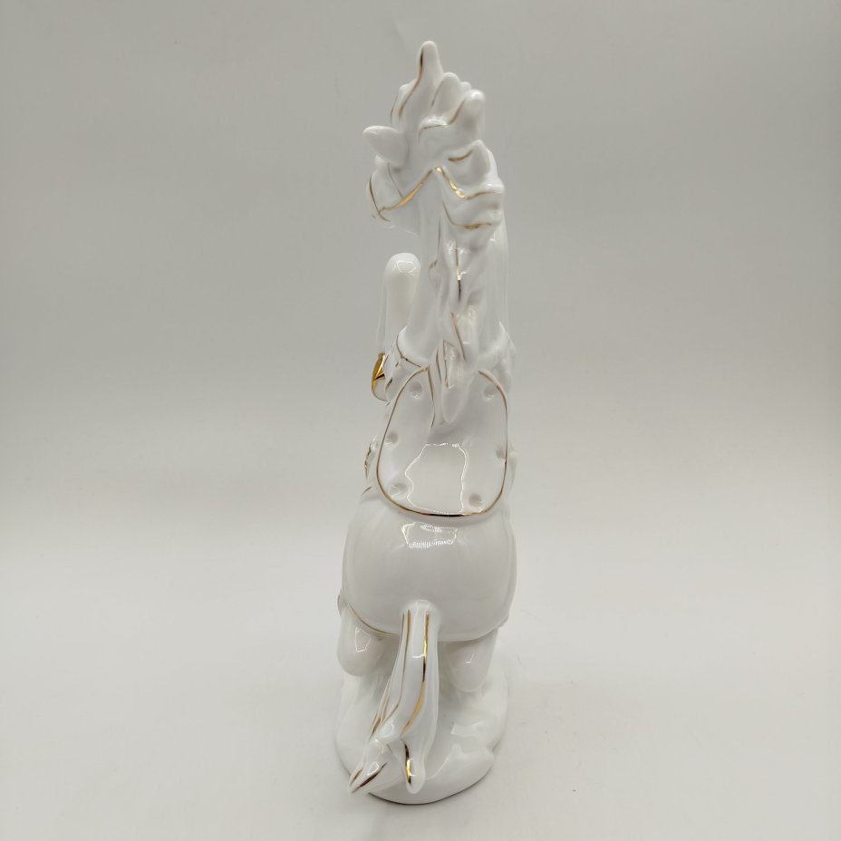 Статуэтка "Конь на дыбах", фарфор, золочение, Азия, 1980-2000 гг.
