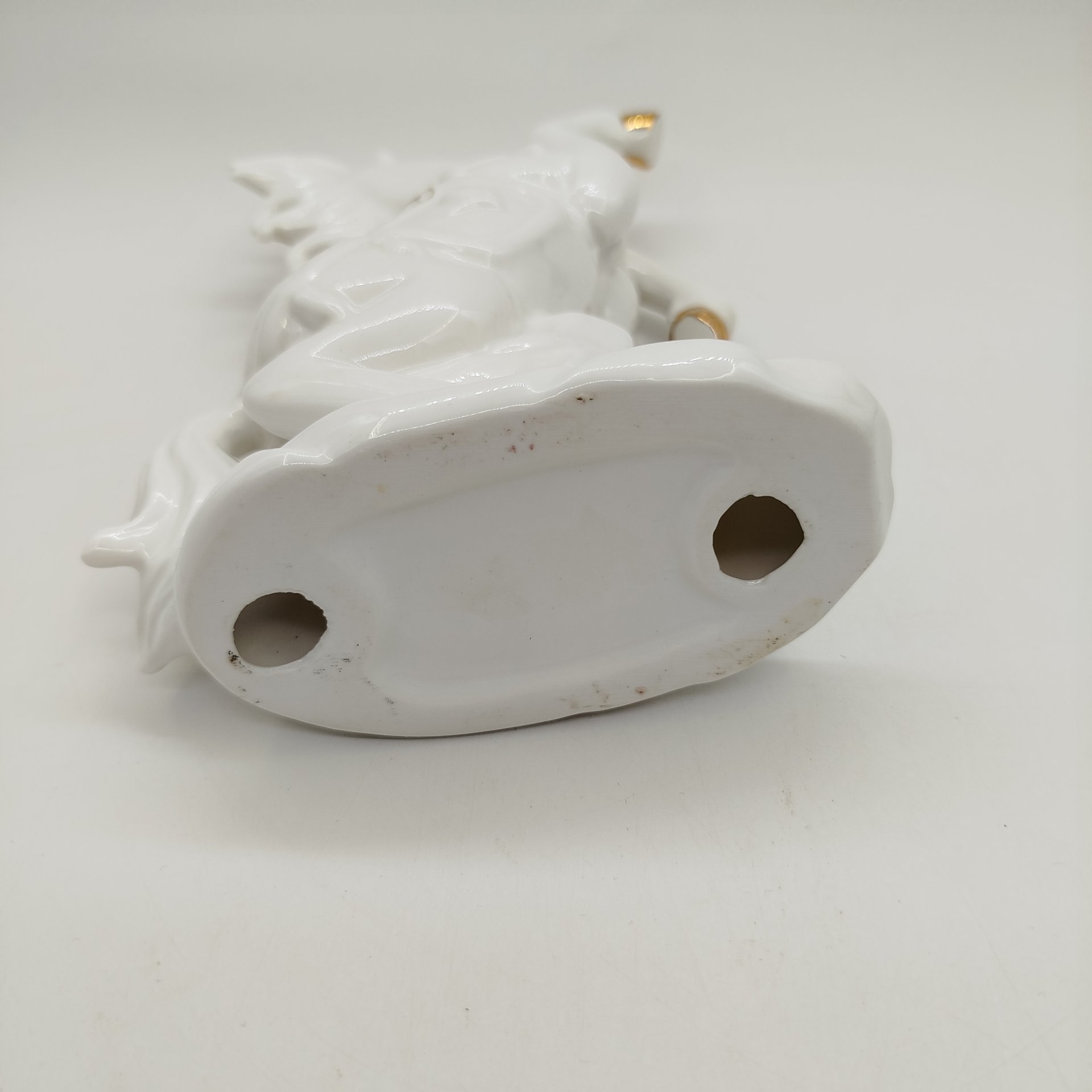 Статуэтка "Конь на дыбах", фарфор, золочение, Азия, 1980-2000 гг.