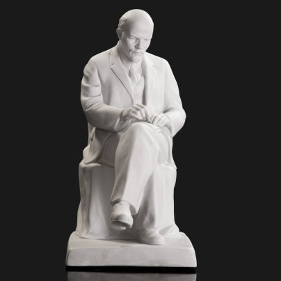 Скульптура "Ленин в кресле", скульптор Лиловая Т.Л., бисквит, Ленинградский фарфоровый завод (ЛФЗ), СССР, 1970-1990 гг.