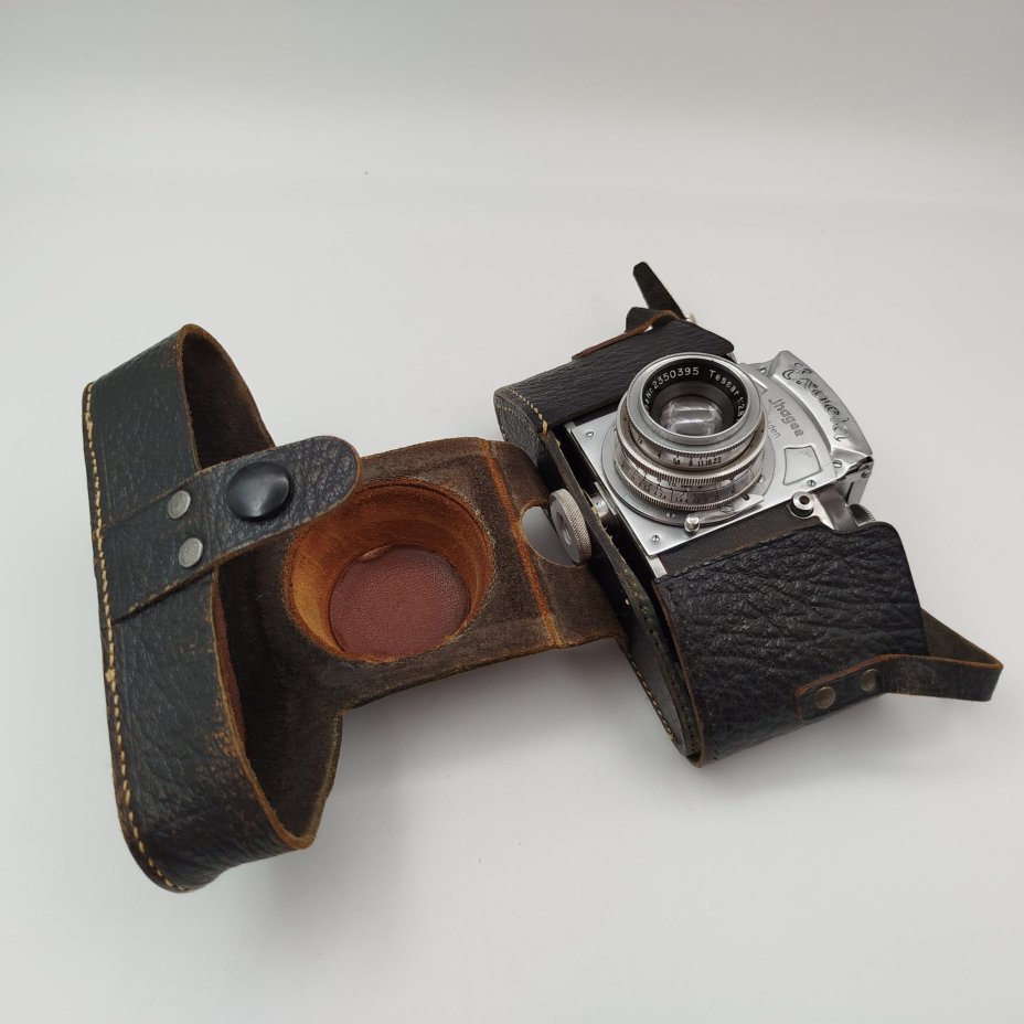 Фотоаппарат "Exacta" в кофре, Jhagee