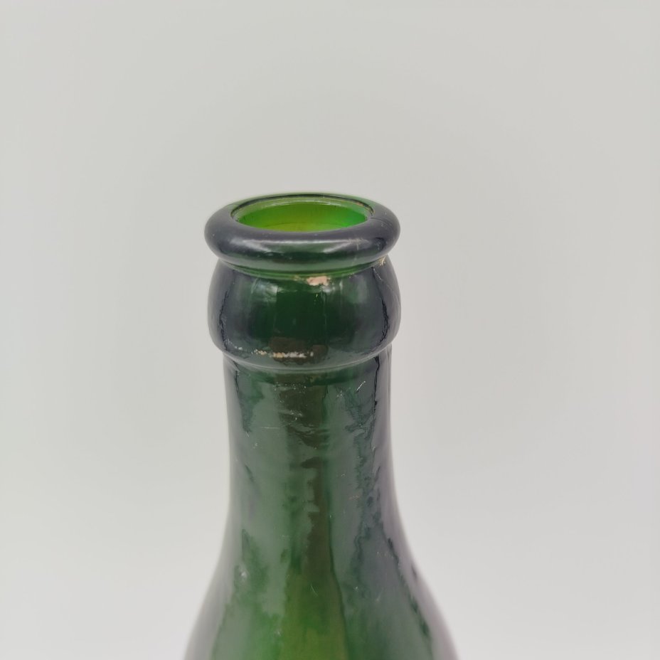 Бутылка пивная зеленого цвета, Государственный Константиновский механизированный бутылочный завод, стекло, СССР, 1930-1950 гг.