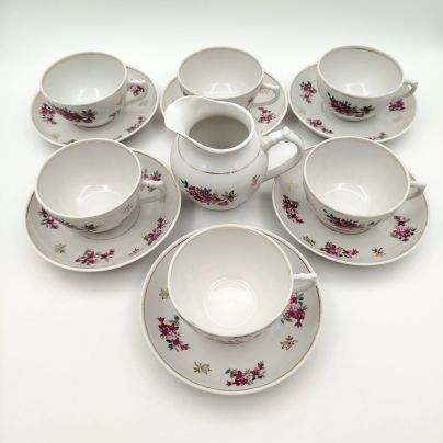 Набор чайный, состоящий из 6-ти чайных пар и молочника, украшенных цветочным декором, фарфор, деколь, золочение, Дулевский фарфоровый завод (Дулёво), СССР, 1957 г.