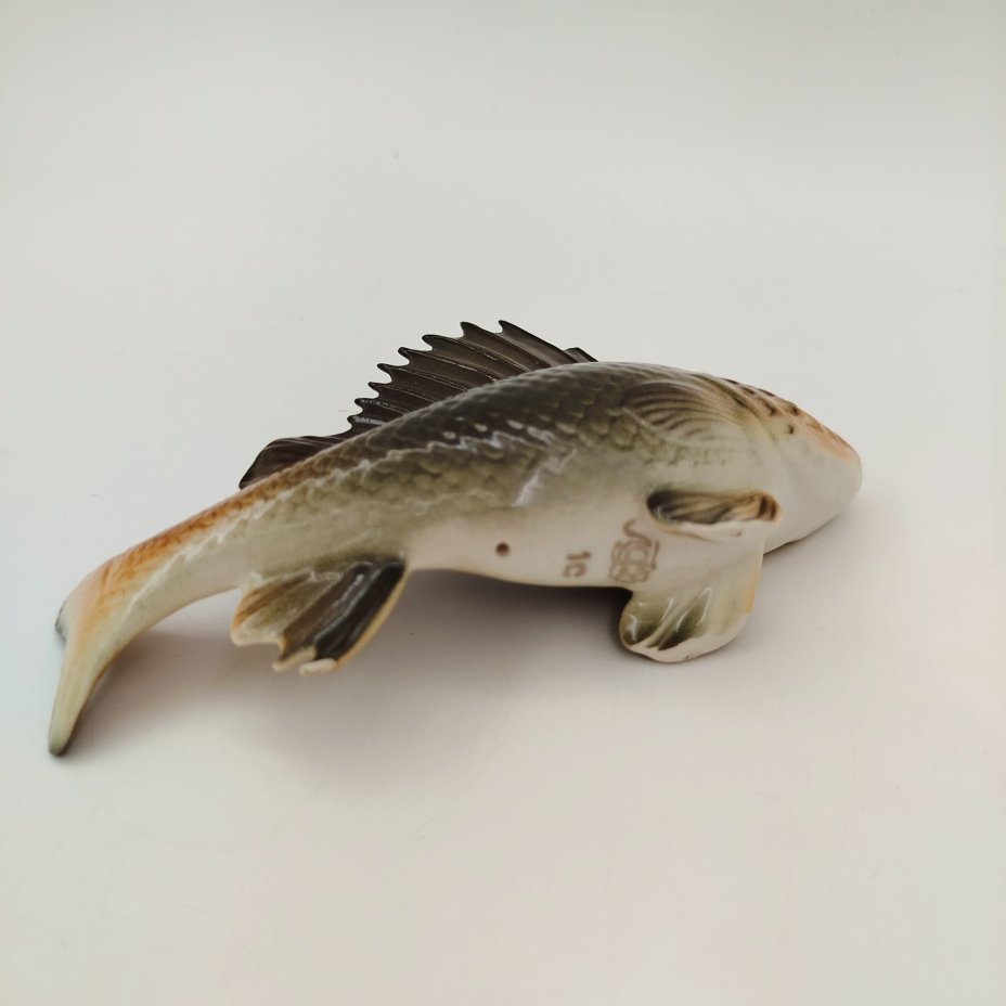 Статуэтка "Рыба" ("Окунь"), фарфор, аэрография, Ленинградский фарфоровый завод (ЛФЗ), СССР, 1986-1991 гг.