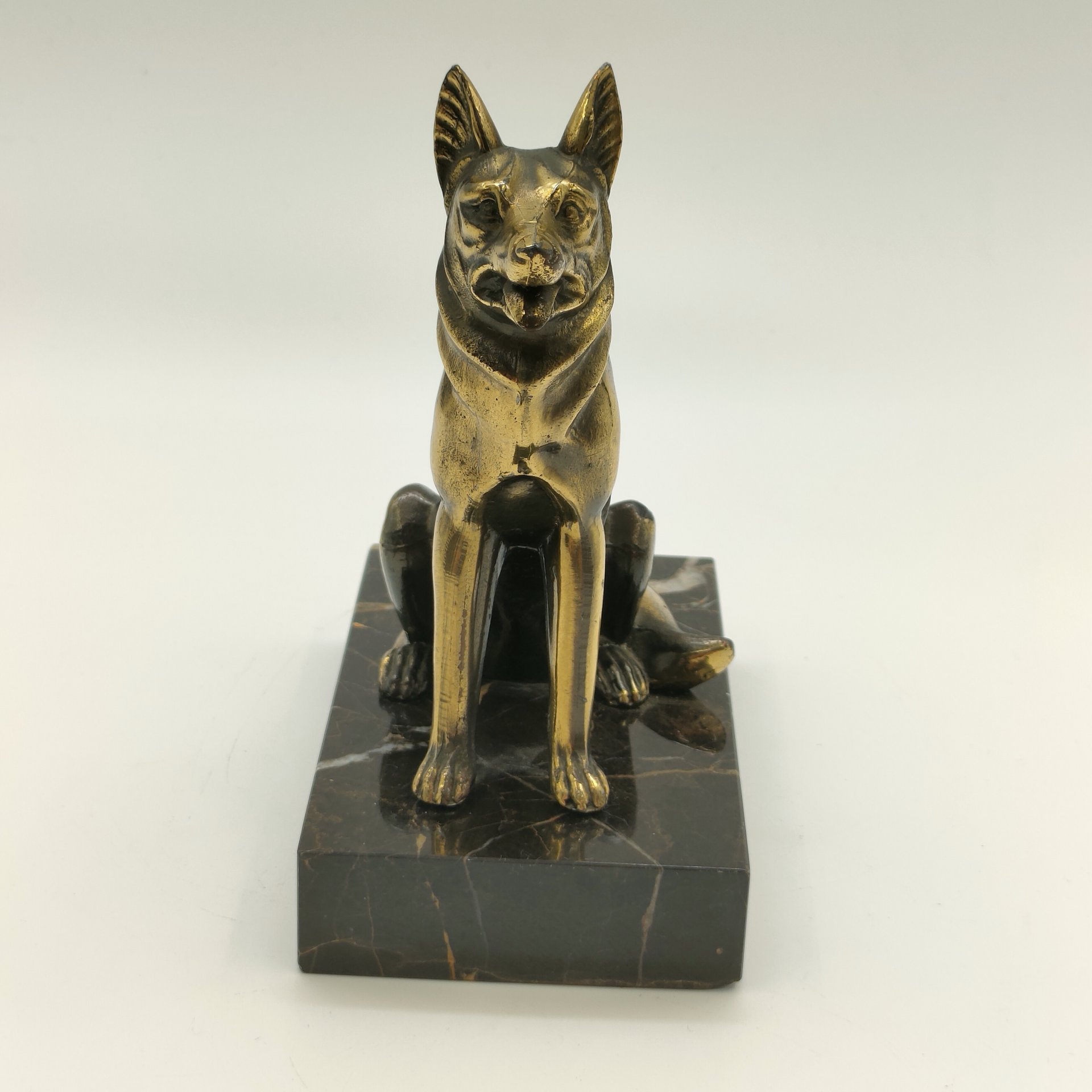 Статуэтка "Овчарка" на постаменте, металл, камень, золочение, Западная Европа, 1970-1990 гг.