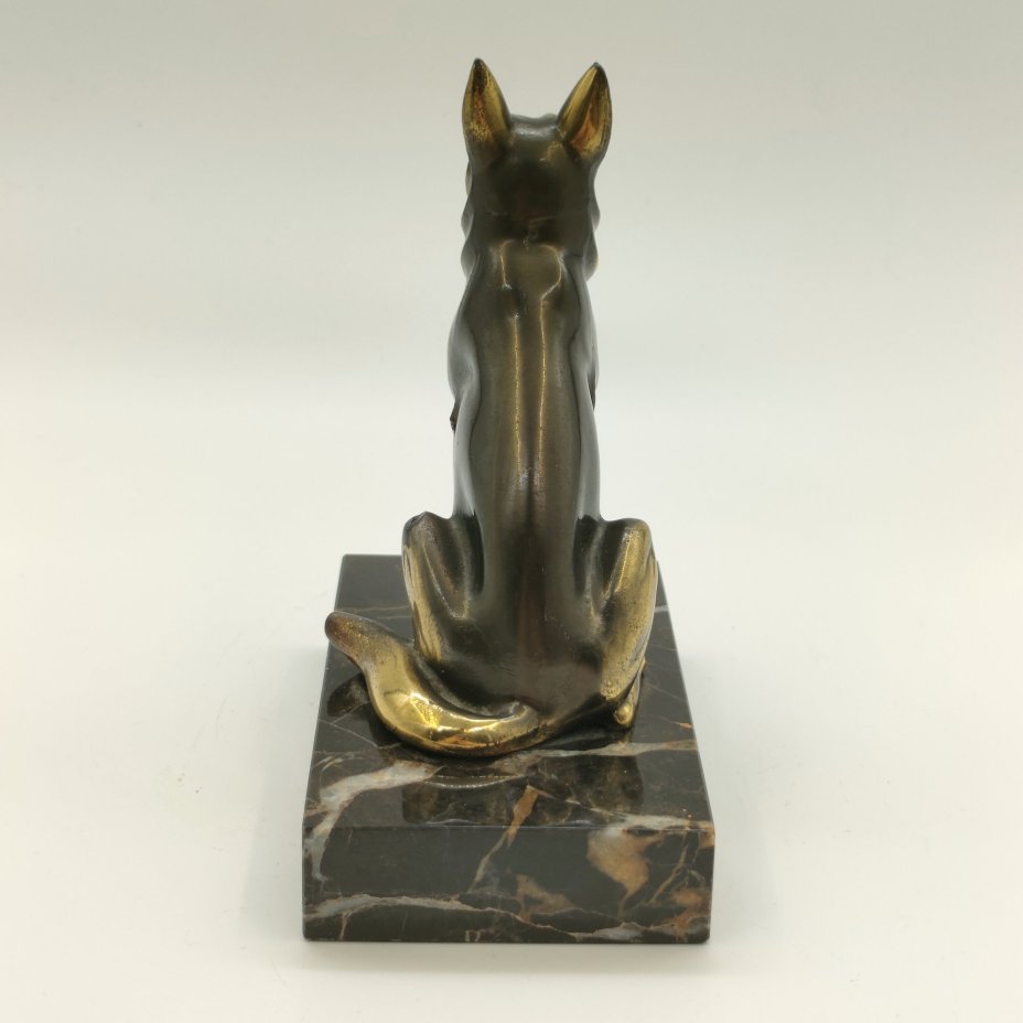 Статуэтка "Овчарка" на постаменте