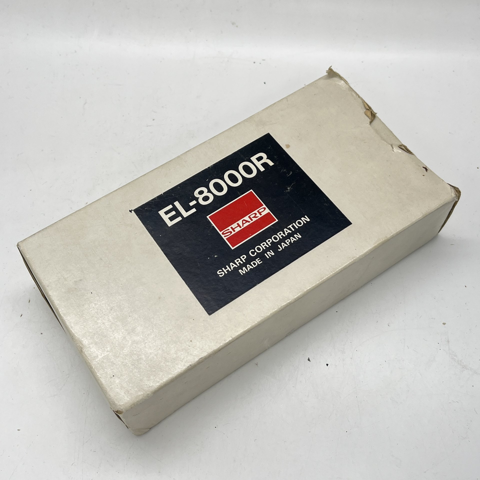 Калькулятор EL-8000R в оригинальной коробке (не работает), Sharp Corporation, пластик, картон, Япония, 1980 г.
