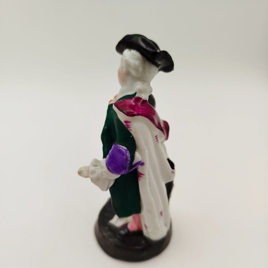 Статуэтка "Кавалер"