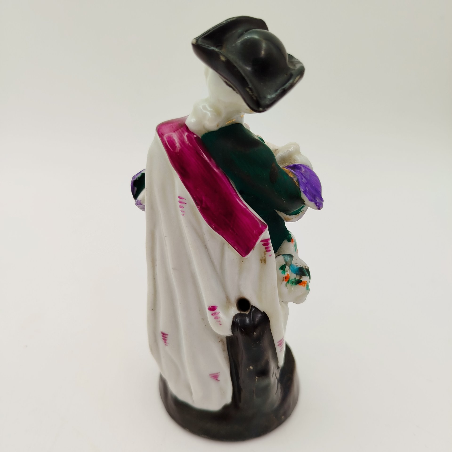 Статуэтка "Кавалер"