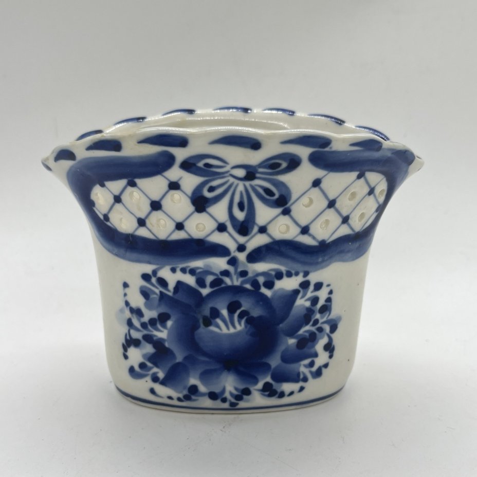 Салфетница с расписным цветочным декором, Гжель, керамика, роспись, Россия, 1990-2010 гг.