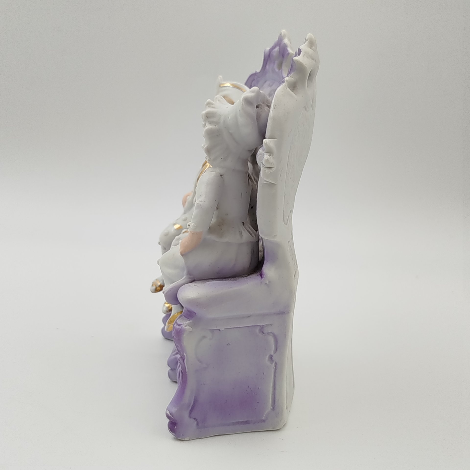 Статуэтка "Дети на кресле"