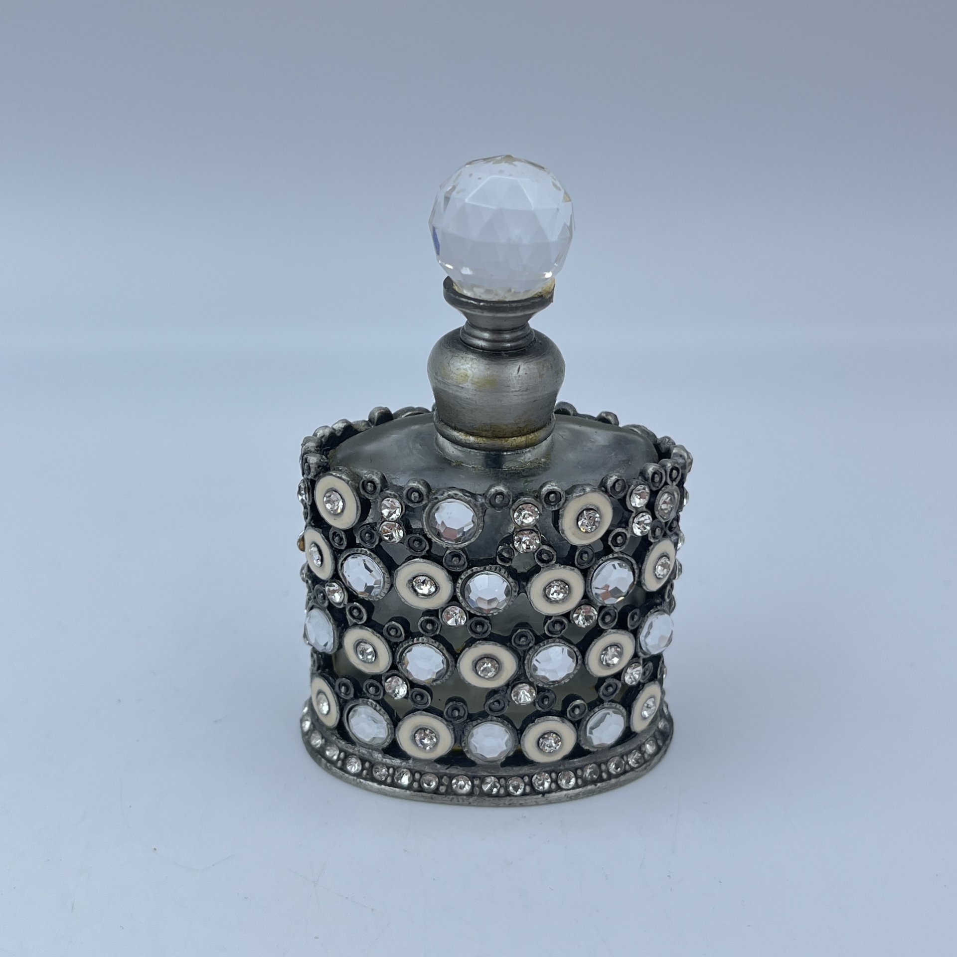 Флакон парфюмерный винтажный в оплетке, стекло, металл, эмаль, Европа, 1970-2000 гг.