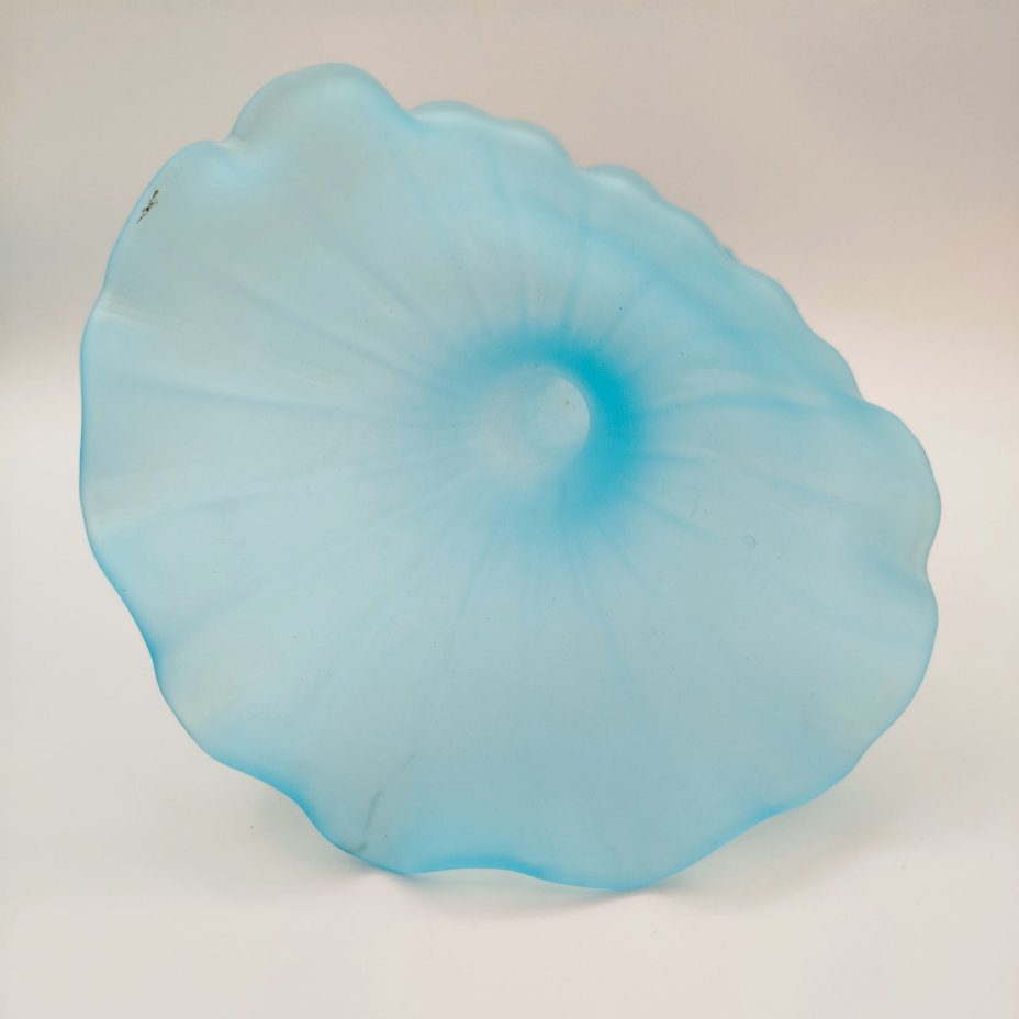 Ваза нежно-голубого оттенка в виде цветка орхидеи, Leonardo (?)