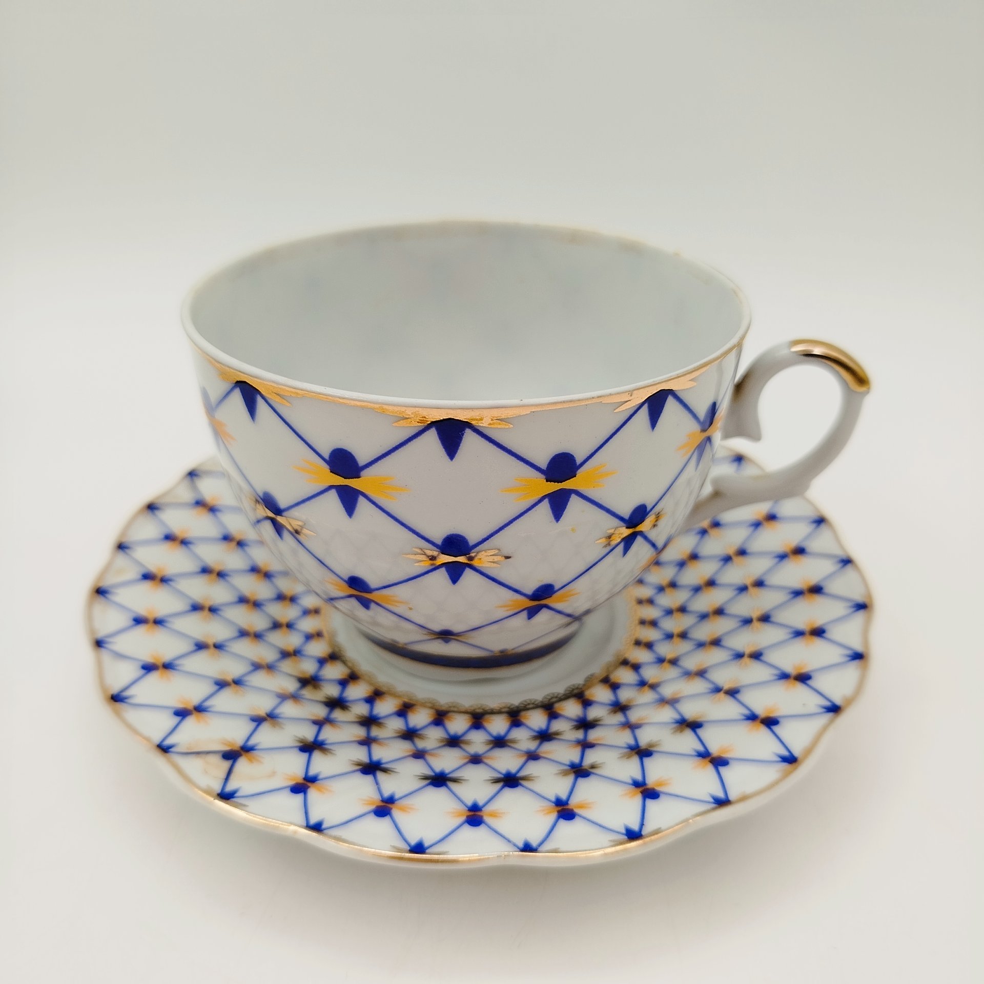 Пара чайная в стиле "Кобальтовой сетки", фарфор, печать, золочение, Loraine, Китай, 2000-2015 гг.